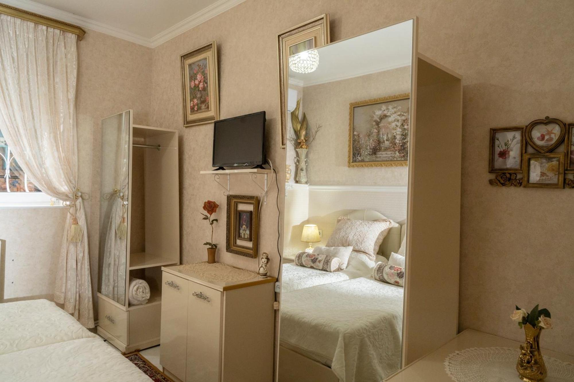 Elia Boutique Hostel & Apart-Hotel Τυφλίδα Εξωτερικό φωτογραφία